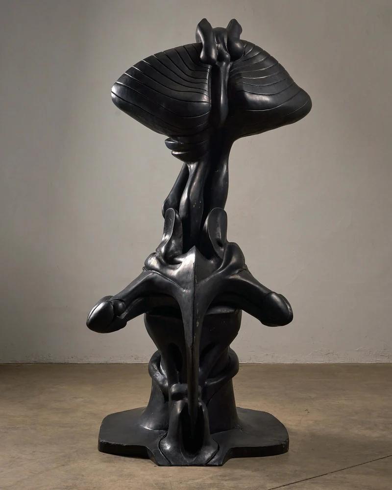"Le Souverain II" Epoxy Resin sculpture by Léonardo Delfino, 1971