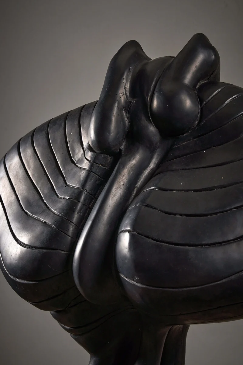 "Le Souverain II" Epoxy Resin sculpture by Léonardo Delfino, 1971
