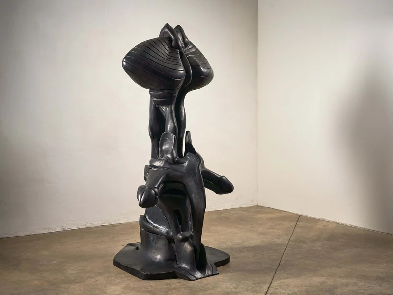 "Le Souverain II" Epoxy Resin sculpture by Léonardo Delfino, 1971