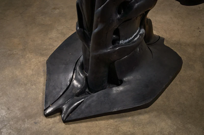 "Le Souverain II" Epoxy Resin sculpture by Léonardo Delfino, 1971