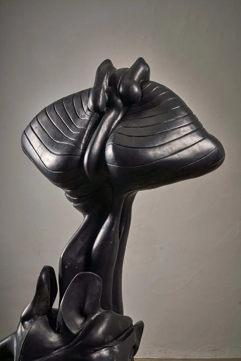 "Le Souverain II" Epoxy Resin sculpture by Léonardo Delfino, 1971