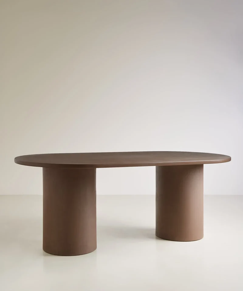 Mesa de Comedor Ovalada en Microcemento Juno Brown