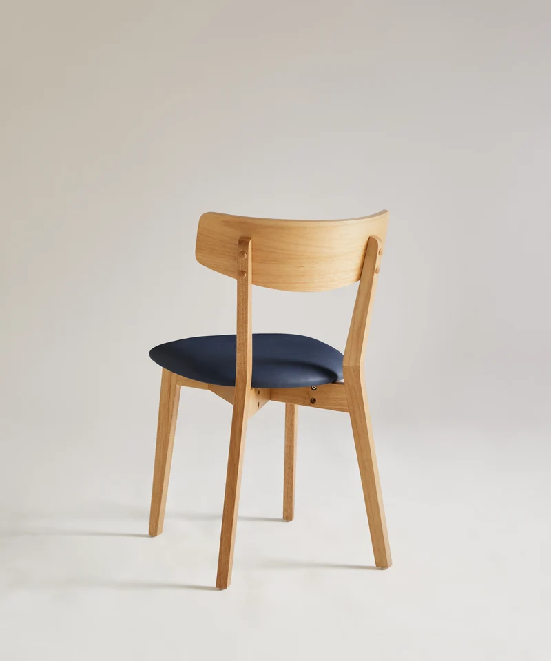Silla de Comedor de Madera Maciza y Tapizada Aria