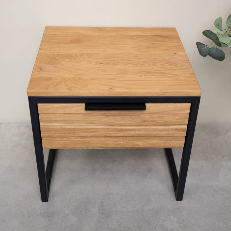 Table de chevet en bois massif de chêne Runa – NordicStory