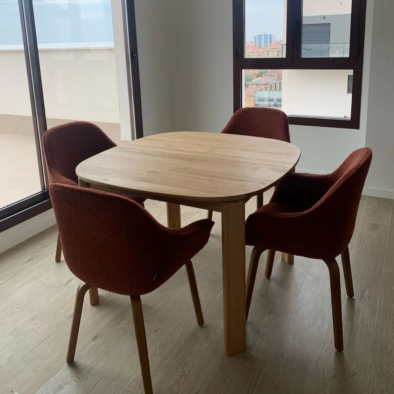 Table à manger ronde extensible en bois massif de chêne Victoria - NordicStory