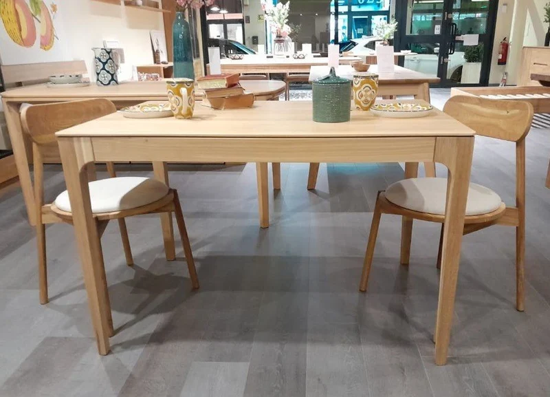 Table de salle à manger fixe en chêne massif CREATIV - VESKOR
