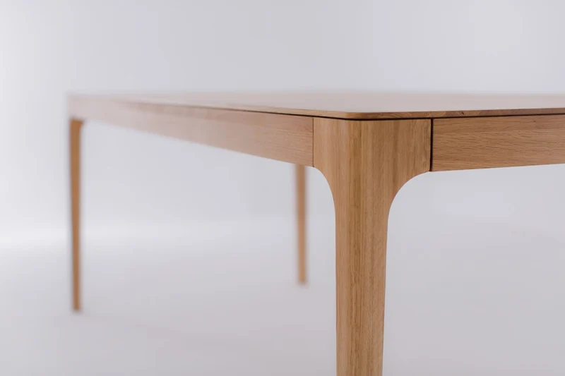 Table de salle à manger extensible en chêne massif CREATIV - VESKOR