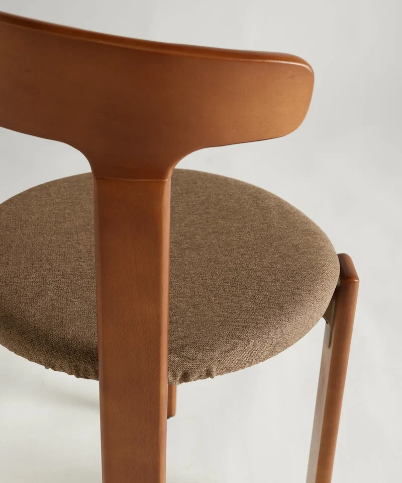 Silla de Comedor en Madera Tapizada Grim