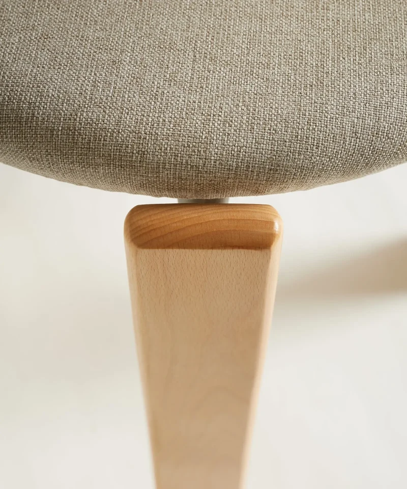 Silla de Comedor en Madera Tapizada Grim