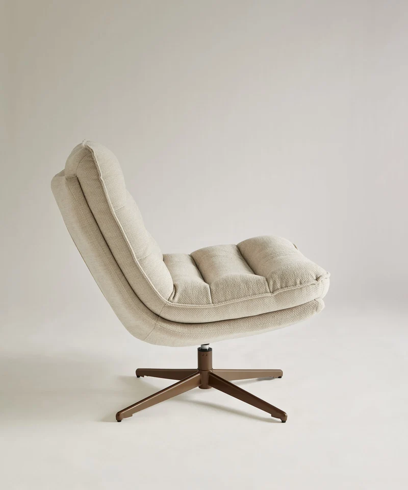 Sillón giratorio en tela Allie