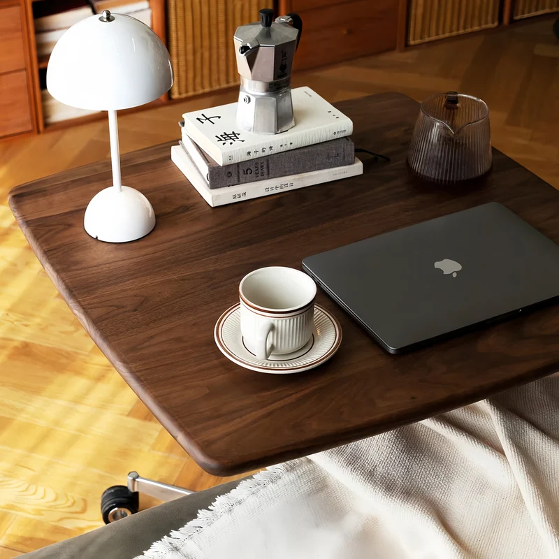 Table basse en bois massif à hauteur réglable avec roulettes universelles