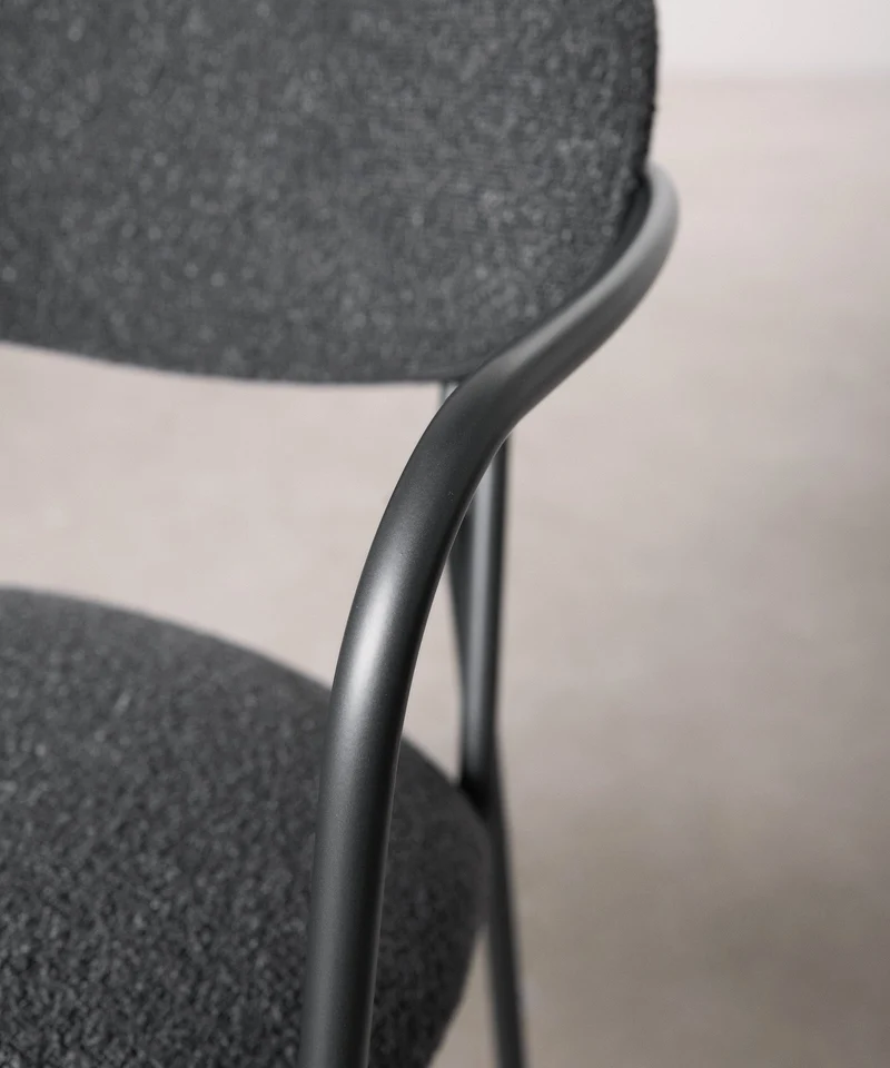 Silla de Comedor de Tela y Metal con Reposabrazos Moritz Arms