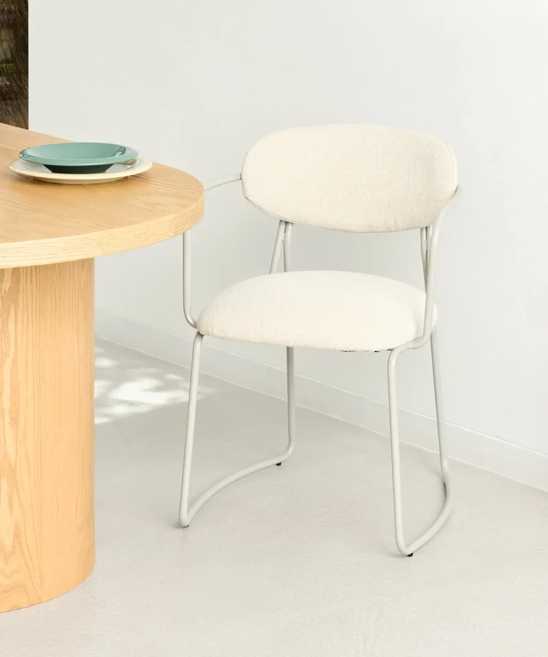 Silla de Comedor de Tela y Metal con Reposabrazos Moritz Arms