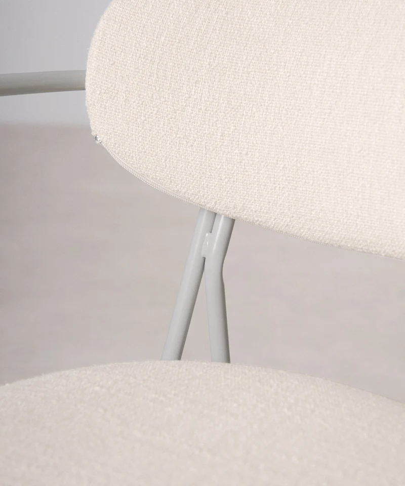 Silla de Comedor de Tela y Metal con Reposabrazos Moritz Arms