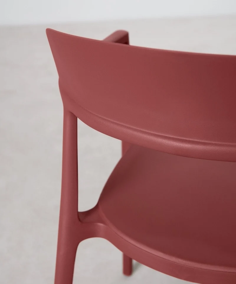 Silla de Polipropileno con Reposabrazos Naomi