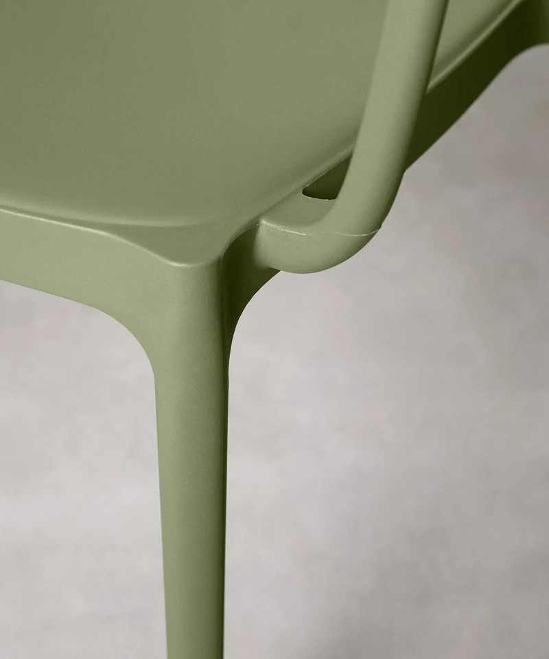 Silla de Polipropileno con Reposabrazos Saria