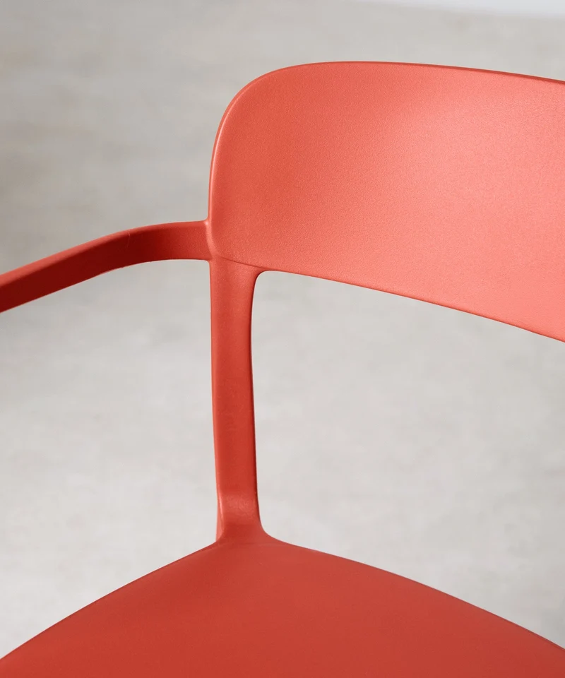 Silla de Polipropileno con Reposabrazos Saria