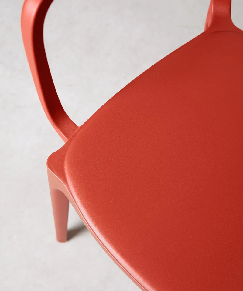 Silla de Polipropileno con Reposabrazos Saria
