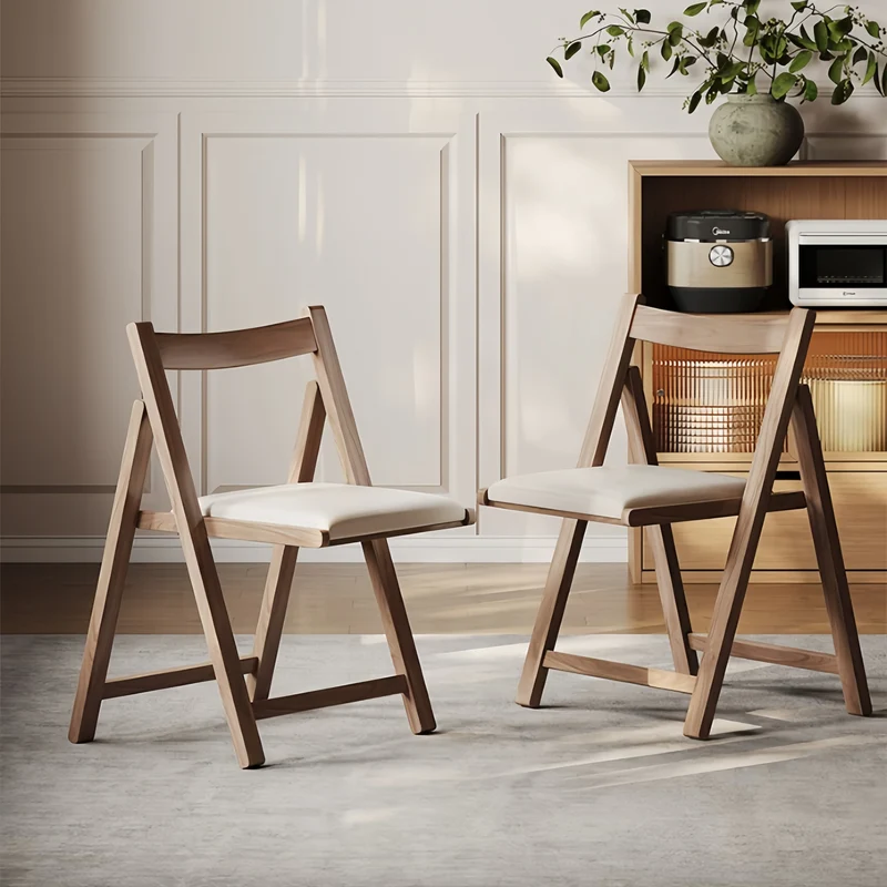 Table de salle à manger gain de place avec rangement dissimulé pour les chaises et tiroirs intégrés