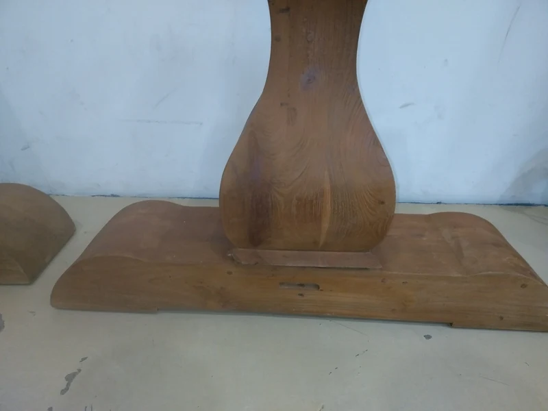 Table à manger LOBERON Devonshire 10 personnes en bois massif marron