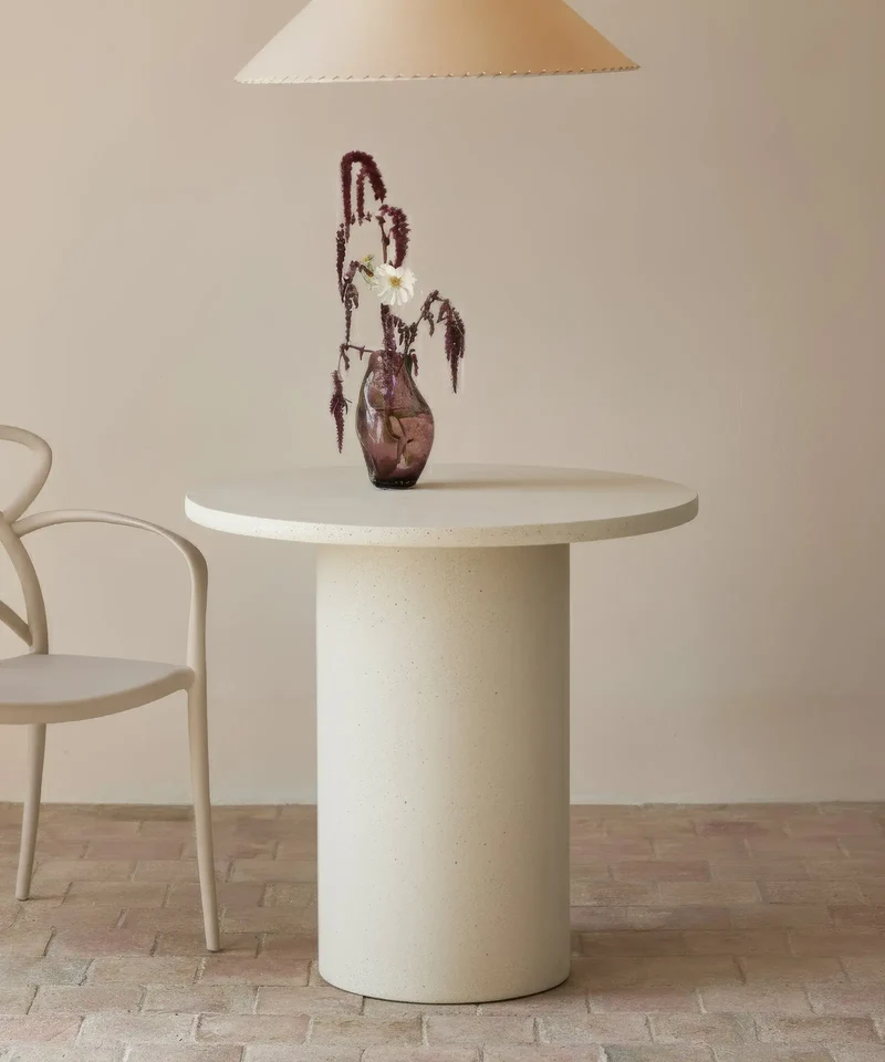 Mesa de Comedor Redonda en Microcemento Argo (80 cm)