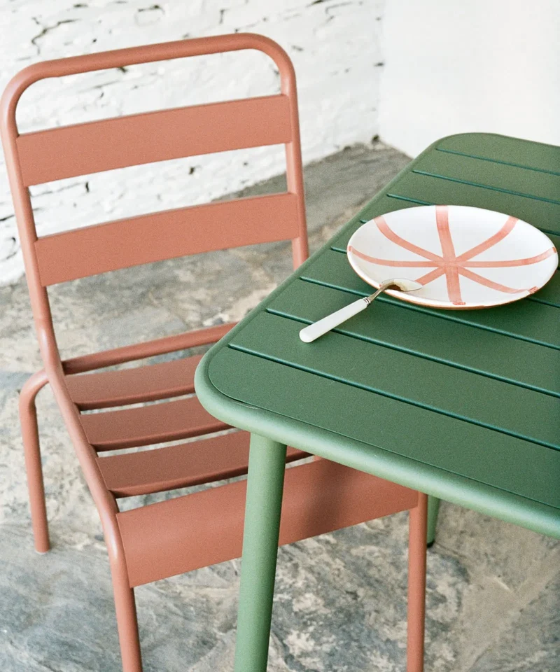 Mesa exterior de metal cuadrada Brisa (70x70 cm)