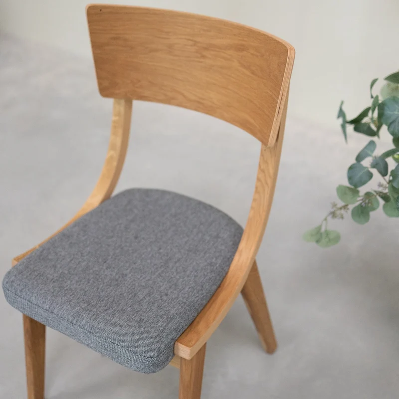 Chaise en bois massif de chêne Lucas, revêtement Gris/Beige - Lot de 2 ou 4 chaises - NordicStory