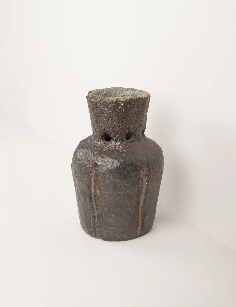 Vase ancien béton brut