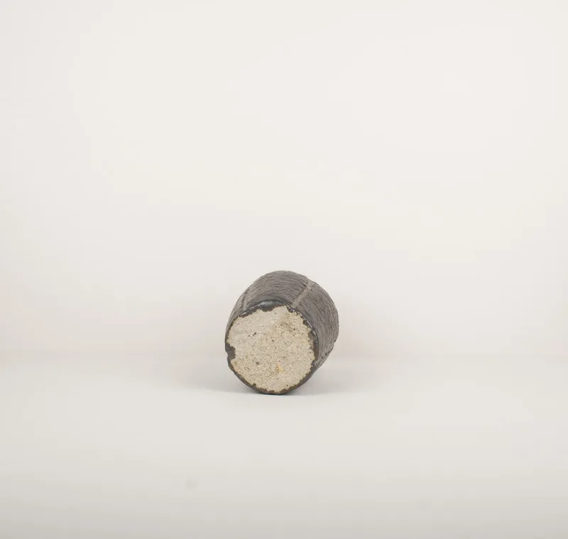 Vase ancien béton brut