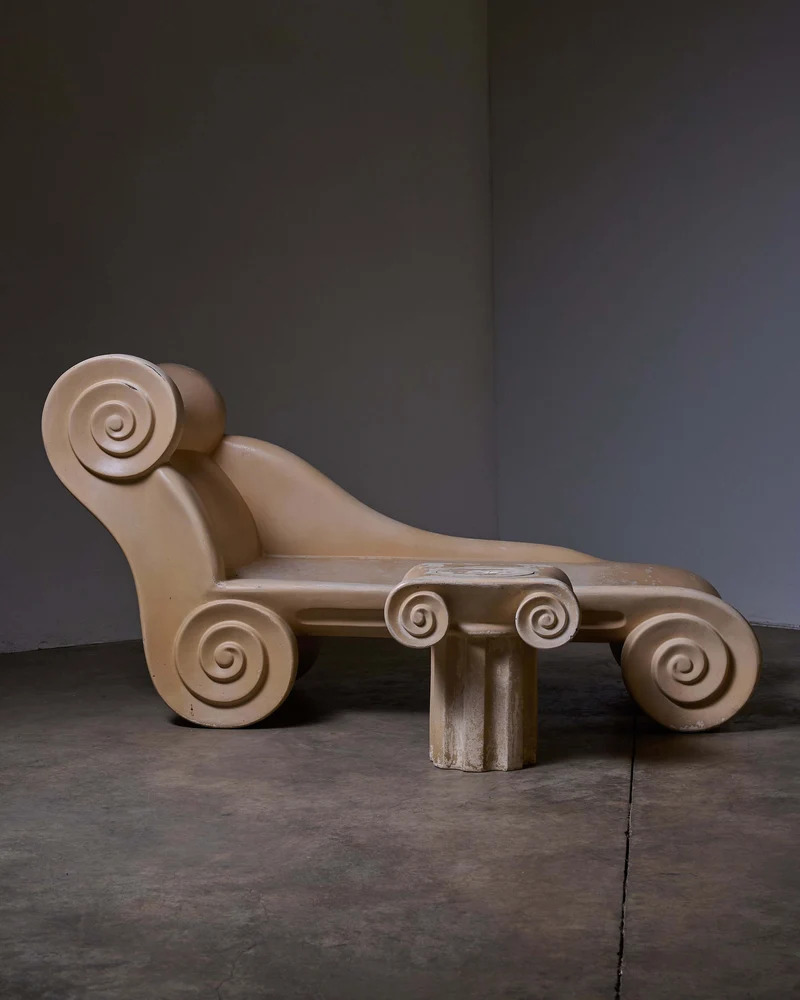 Ionic Column Chaise Longue