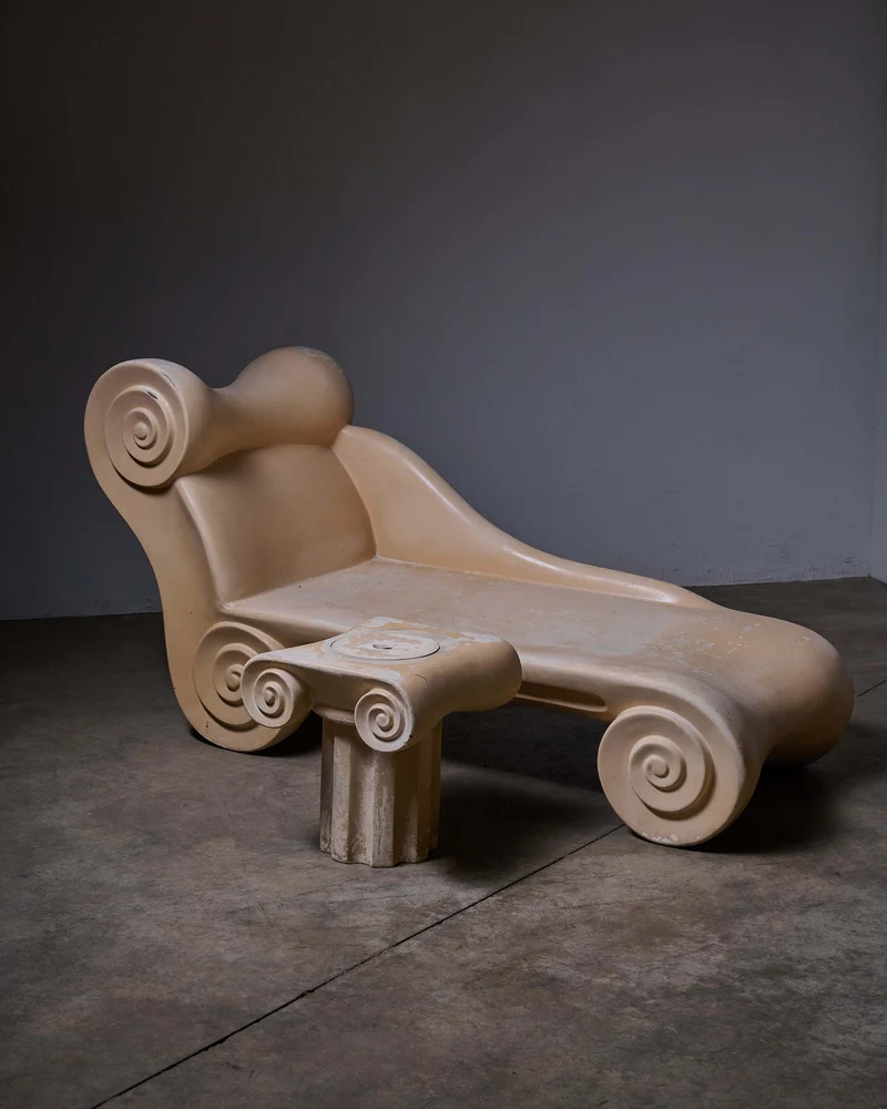 Ionic Column Chaise Longue