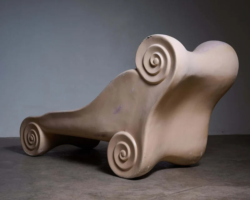 Ionic Column Chaise Longue