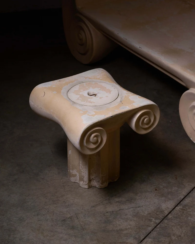 Ionic Column Chaise Longue