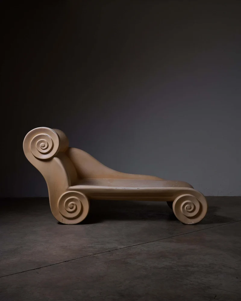 Ionic Column Chaise Longue