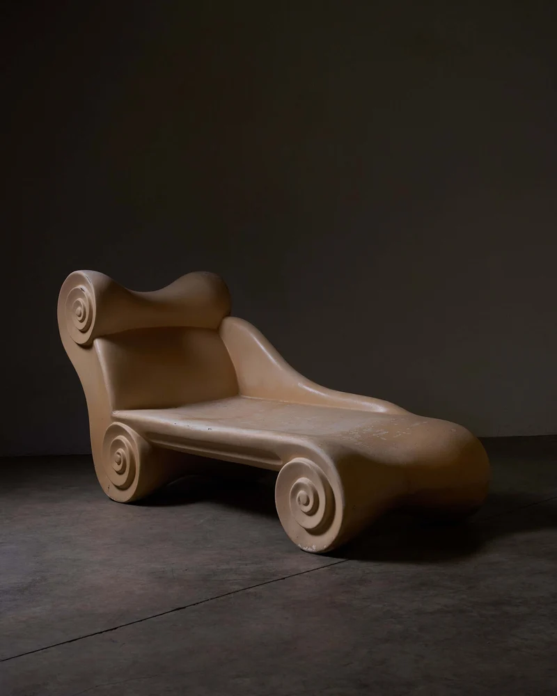 Ionic Column Chaise Longue