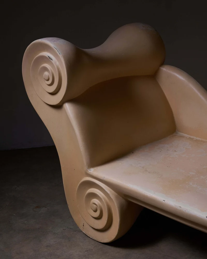 Ionic Column Chaise Longue