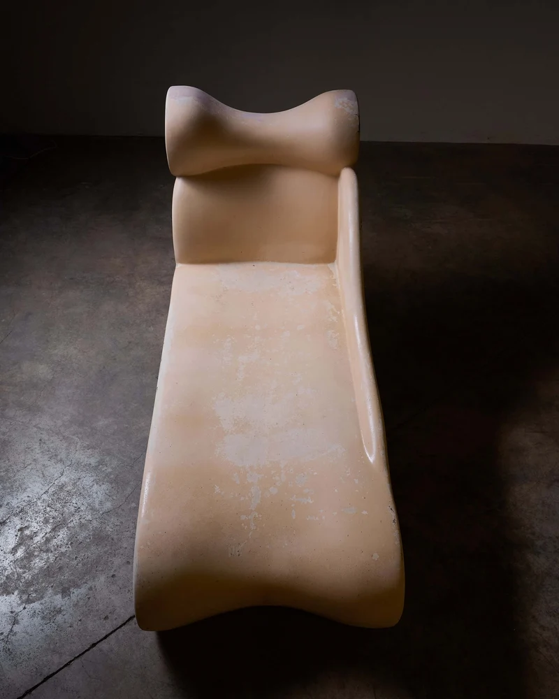 Ionic Column Chaise Longue