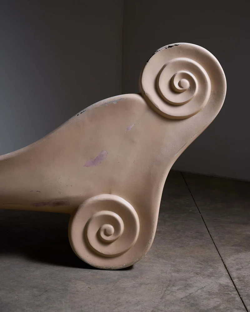 Ionic Column Chaise Longue