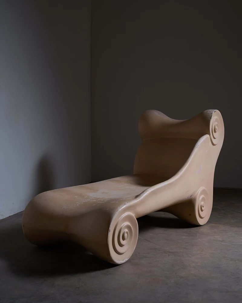 Ionic Column Chaise Longue