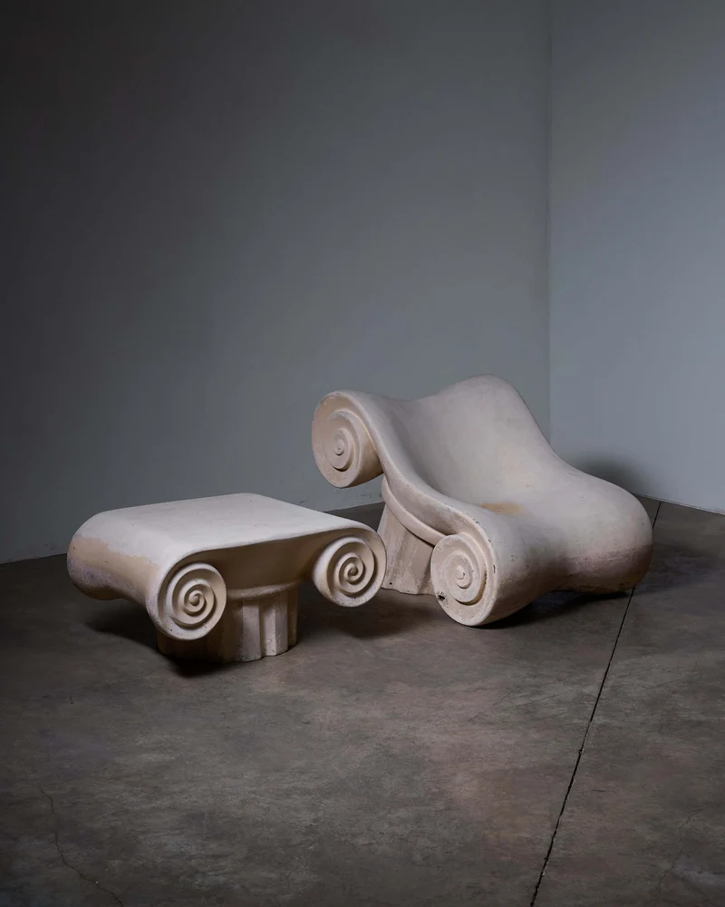 'Capitello' Chair with Ottoman