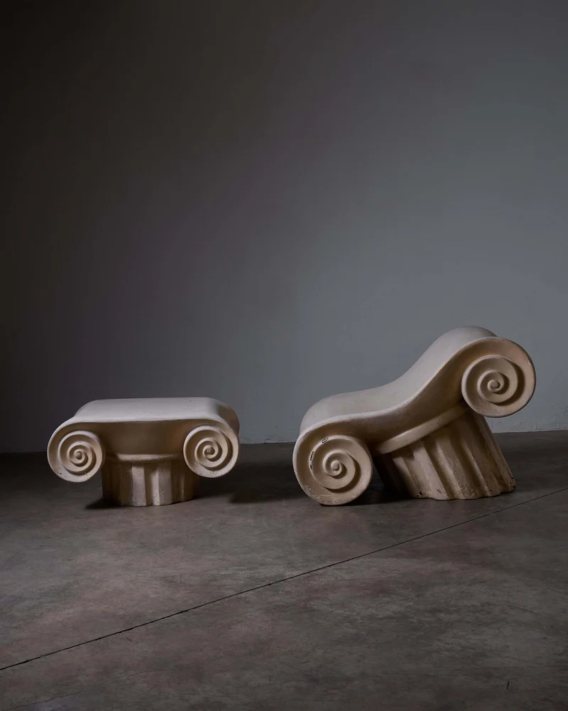 'Capitello' Chair with Ottoman