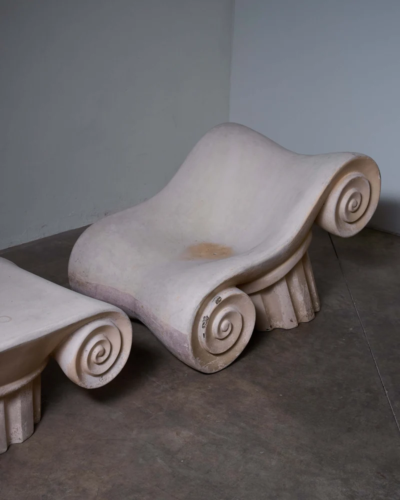 'Capitello' Chair with Ottoman