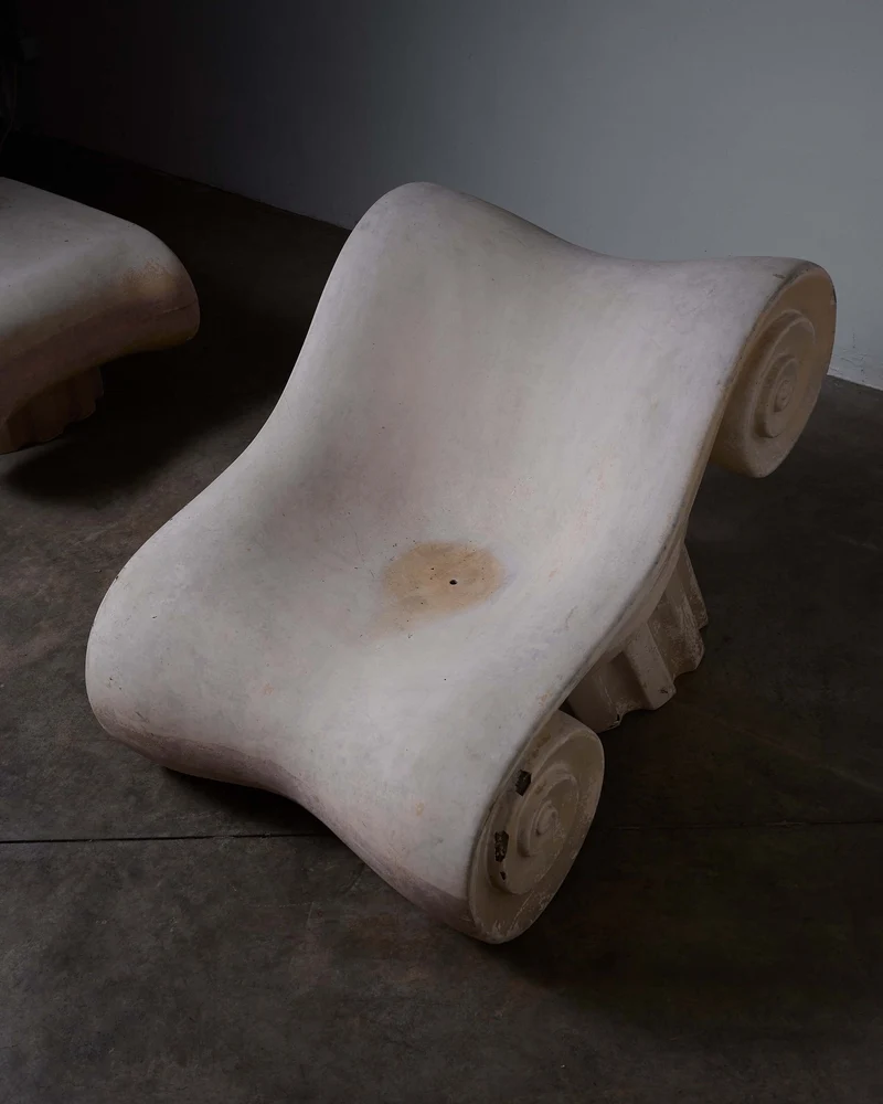 'Capitello' Chair with Ottoman