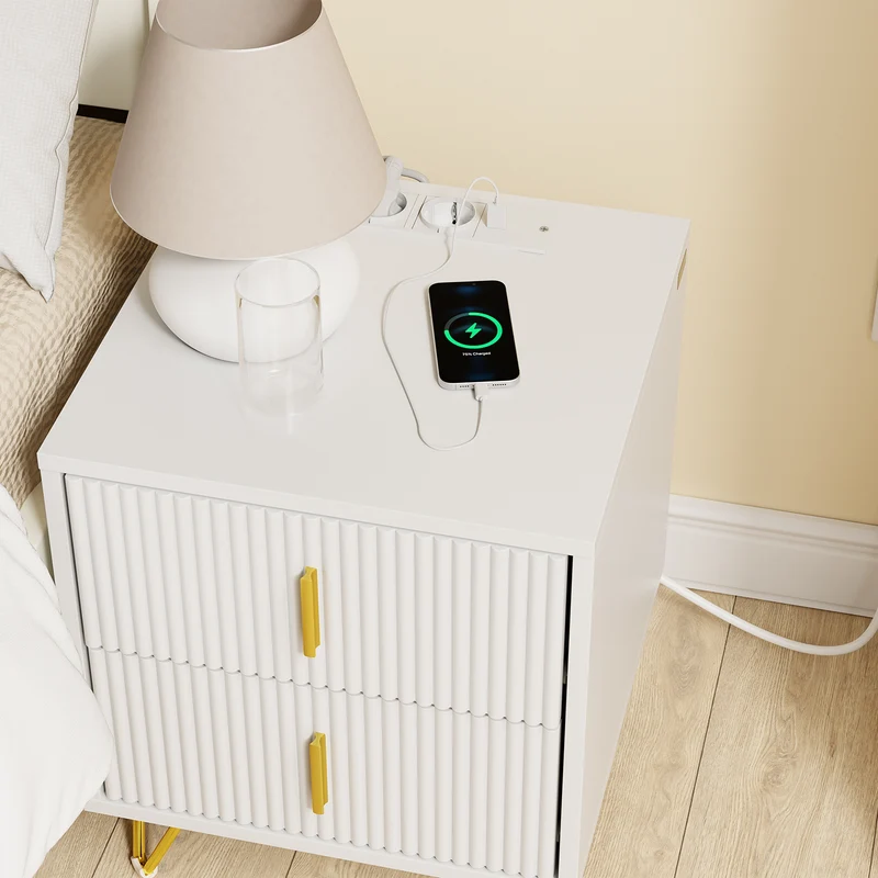 SoBuy FBT115-E-W Table de Chevet avec Prise Intégrée 4-en-1 – 2 Prises, USB, Type-C, 2 Tiroirs, Poignées Dorées, Blanc