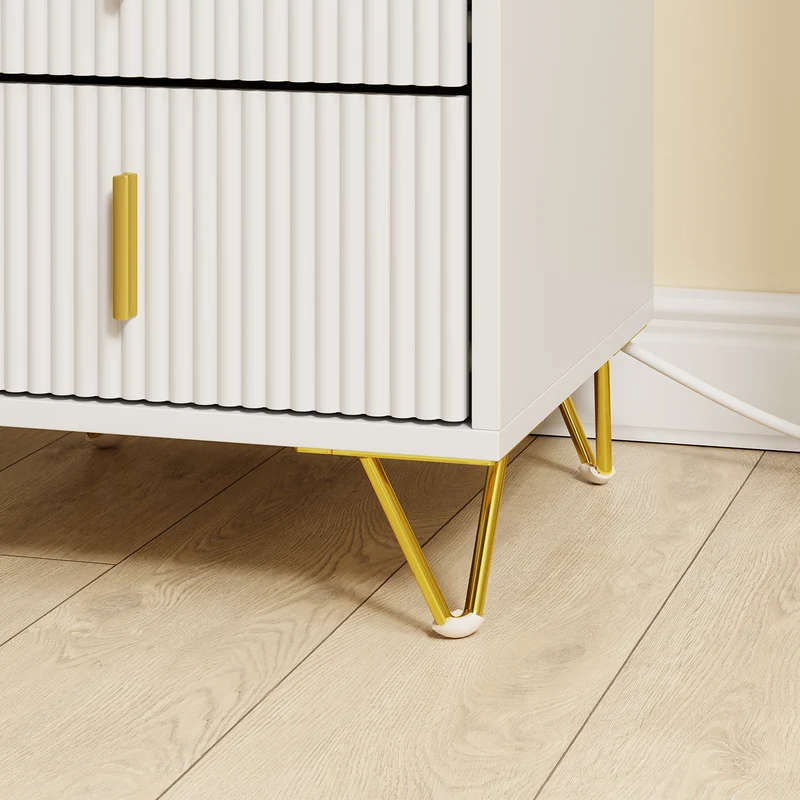 SoBuy FBT115-E-W Table de Chevet avec Prise Intégrée 4-en-1 – 2 Prises, USB, Type-C, 2 Tiroirs, Poignées Dorées, Blanc
