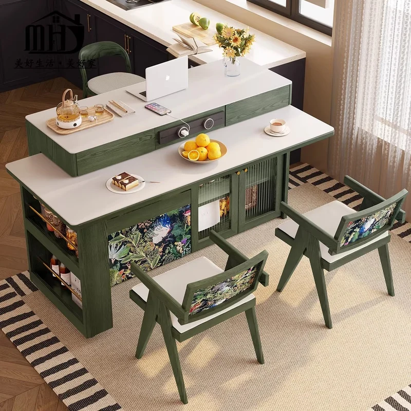 Îlot de cuisine avec plateau en pierre frittée et table pivotante à 180°
