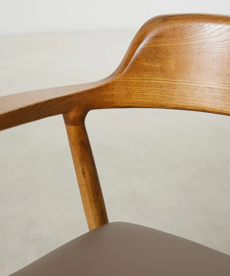 Silla de Comedor en Madera y Polipiel Olivia - Nogal Claro