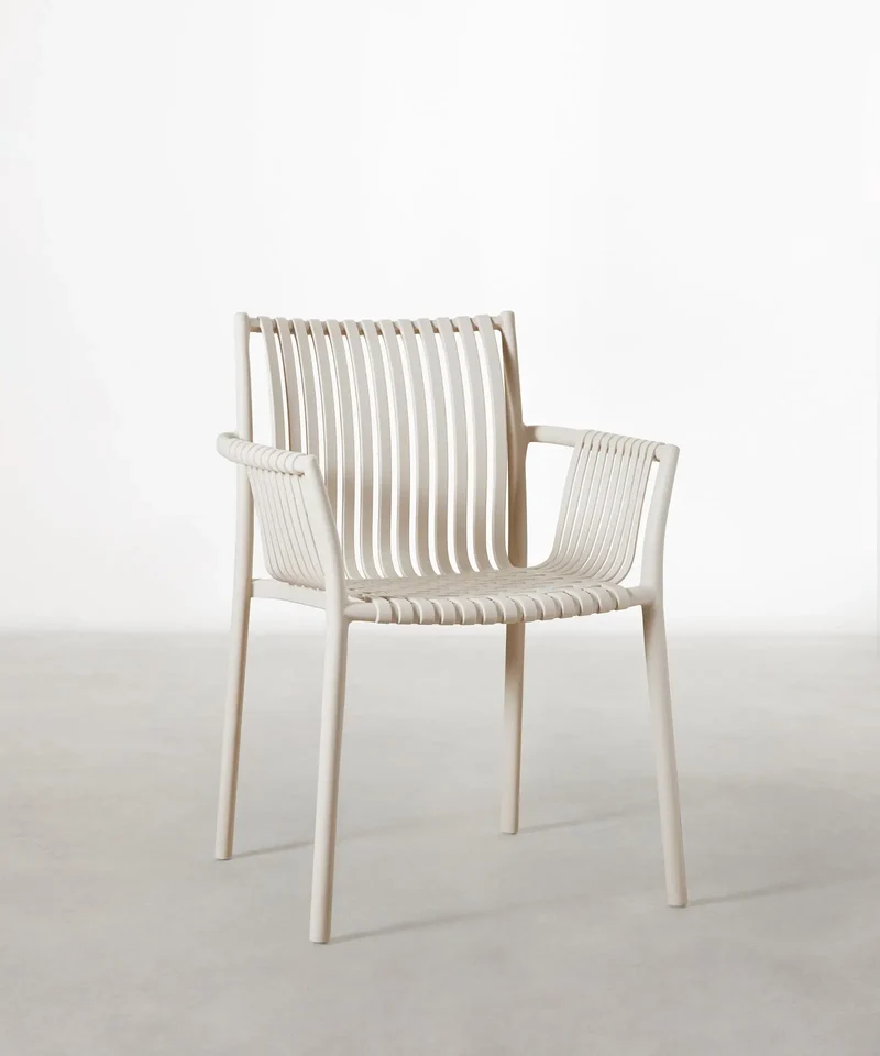 Silla de Polipropileno con Reposabrazos Salma