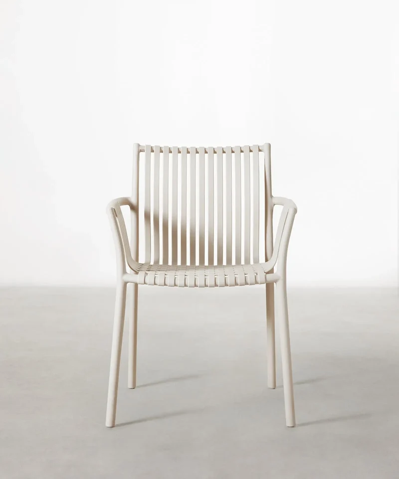 Silla de Polipropileno con Reposabrazos Salma