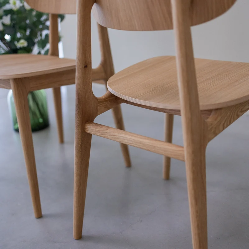 Chaise de salle à manger en bois massif de chêne Varde – Lot de 2 ou 4 chaises - NordicStory